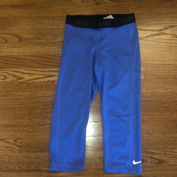 Blue nike cropped leggings - Picture 1 of 2